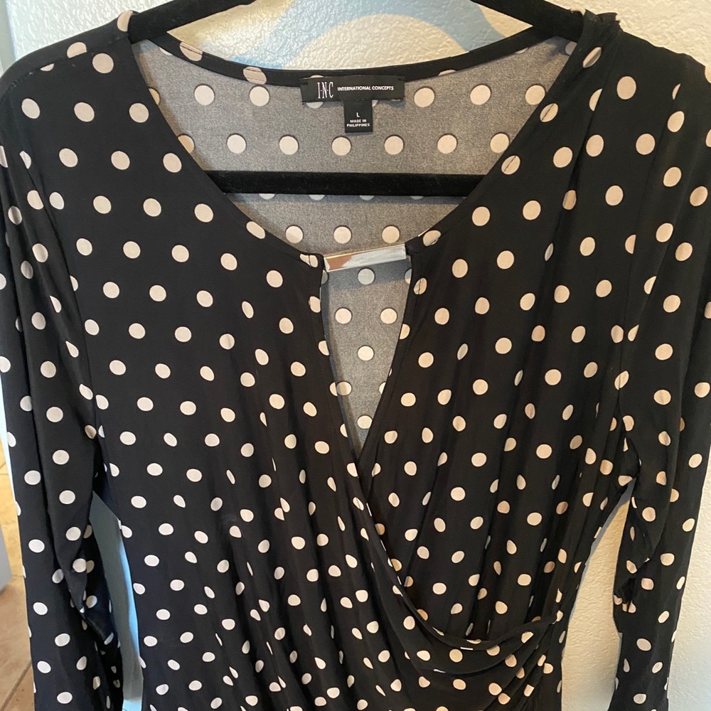 Fun blouse never worn